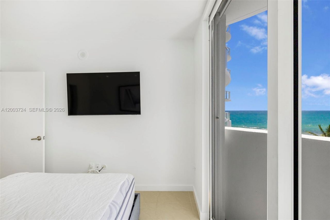 6365 Collins Ave , Unit 805, Miami Beach, FL 33141 Photo