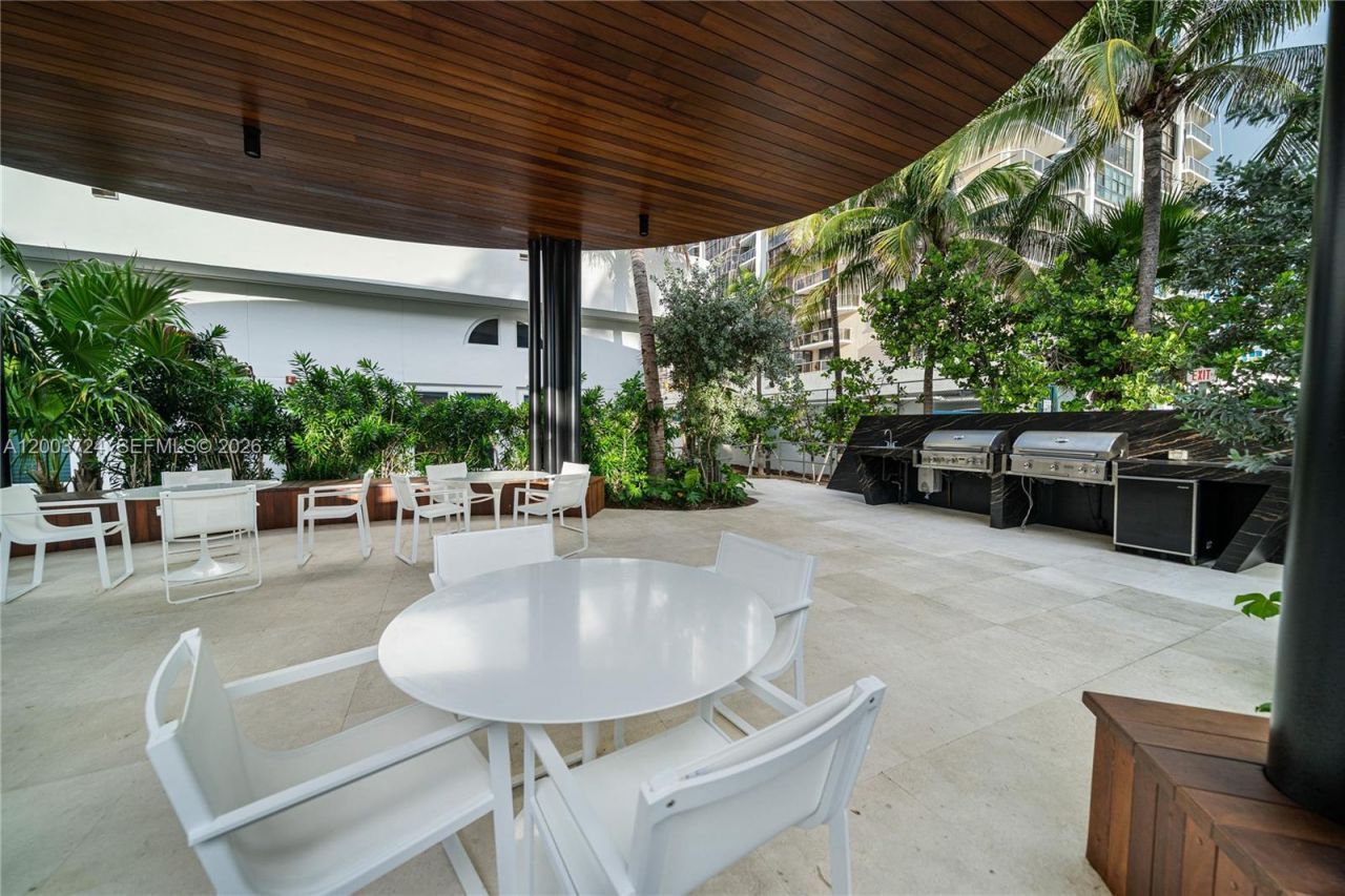 6365 Collins Ave, Unit 805, Miami Beach, FL 33141 Photo