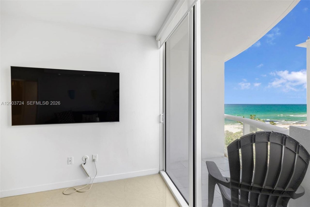 6365 Collins Ave , Unit 805, Miami Beach, FL 33141 Photo