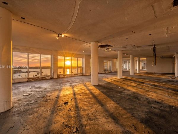 7904 West Dr , Unit PENTHOUSE, North Bay Village, FL 33141