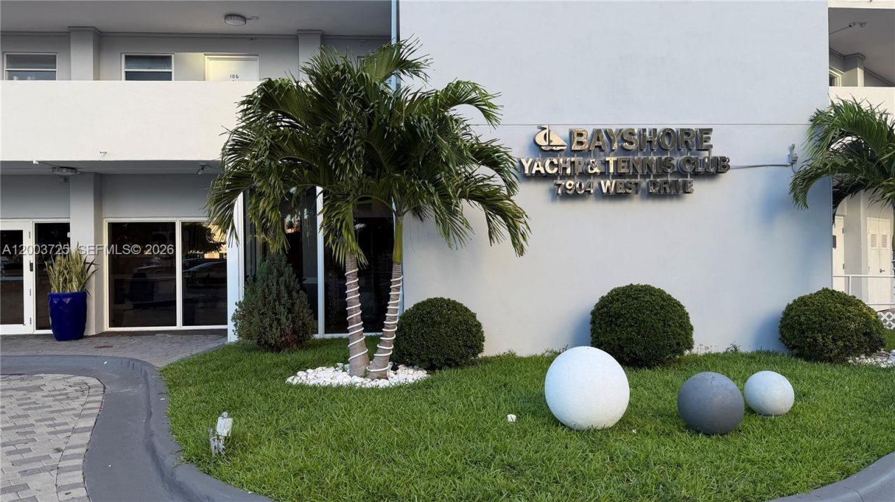 7904 West Dr , Unit PENTHOUSE, North Bay Village, FL 33141 Photo