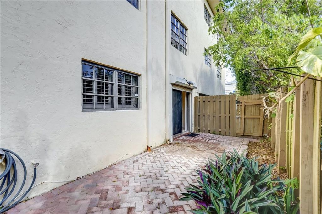 917 NE 16th Avenue, Unit 1, Fort Lauderdale, FL 33304 Photo