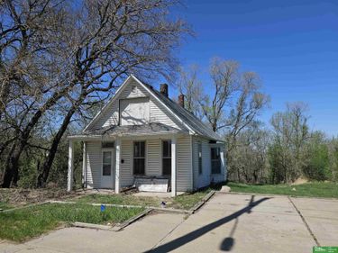 210 Cedar Street , Omaha, NE 68108