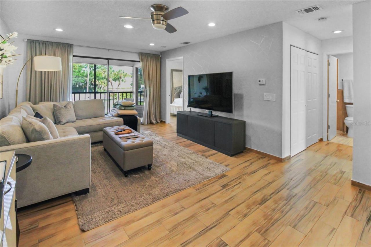 3001 58th Avenue S, Unit 408, Saint Petersburg, FL 33712 Photo