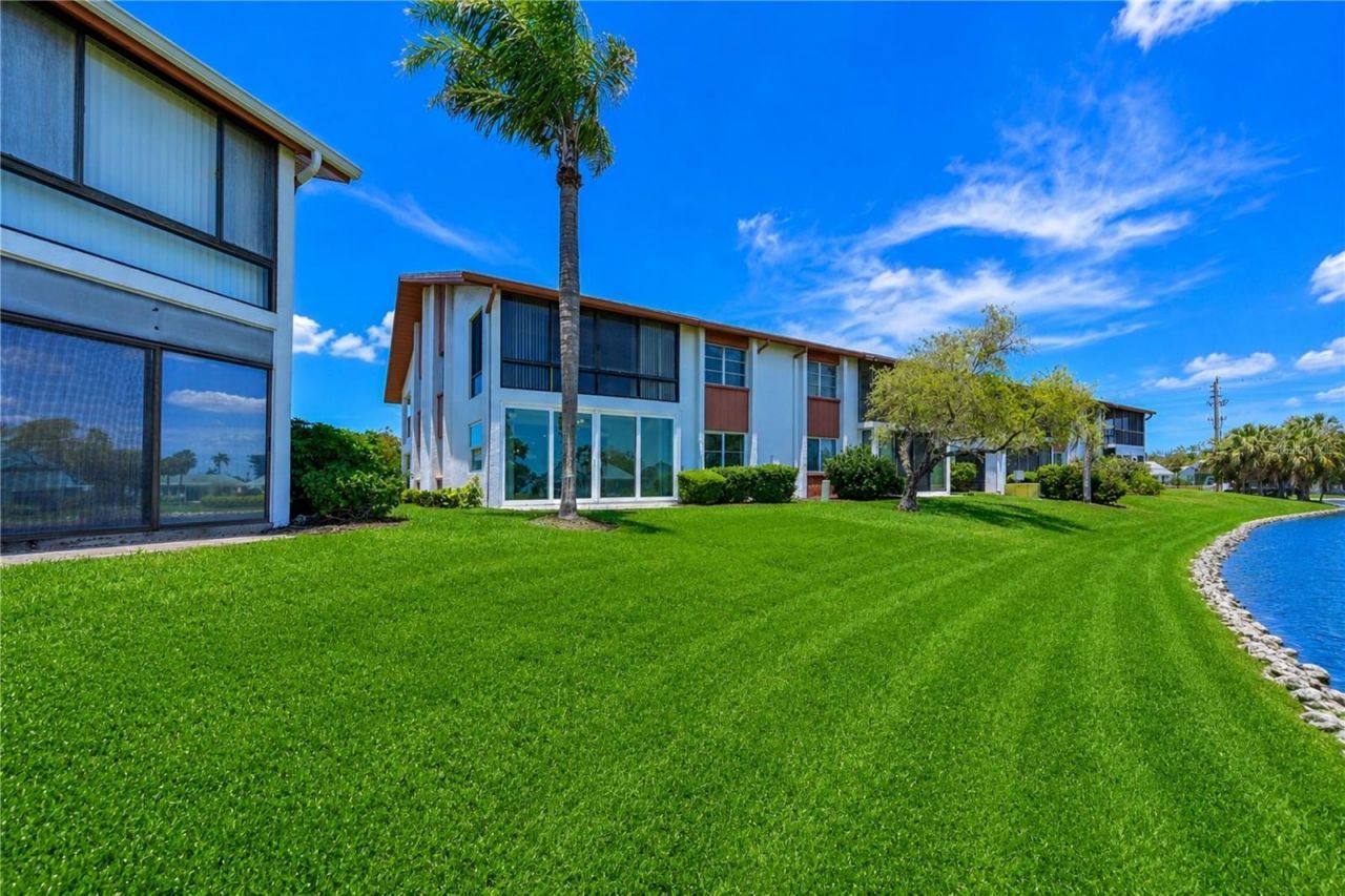 4857 Independence Drive, Bradenton, FL 34210 Photo