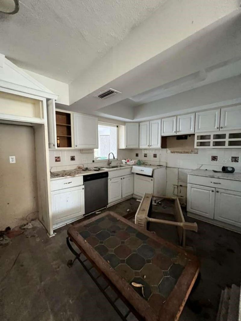 749 Siesta Drive , Sarasota, FL 34242 Photo