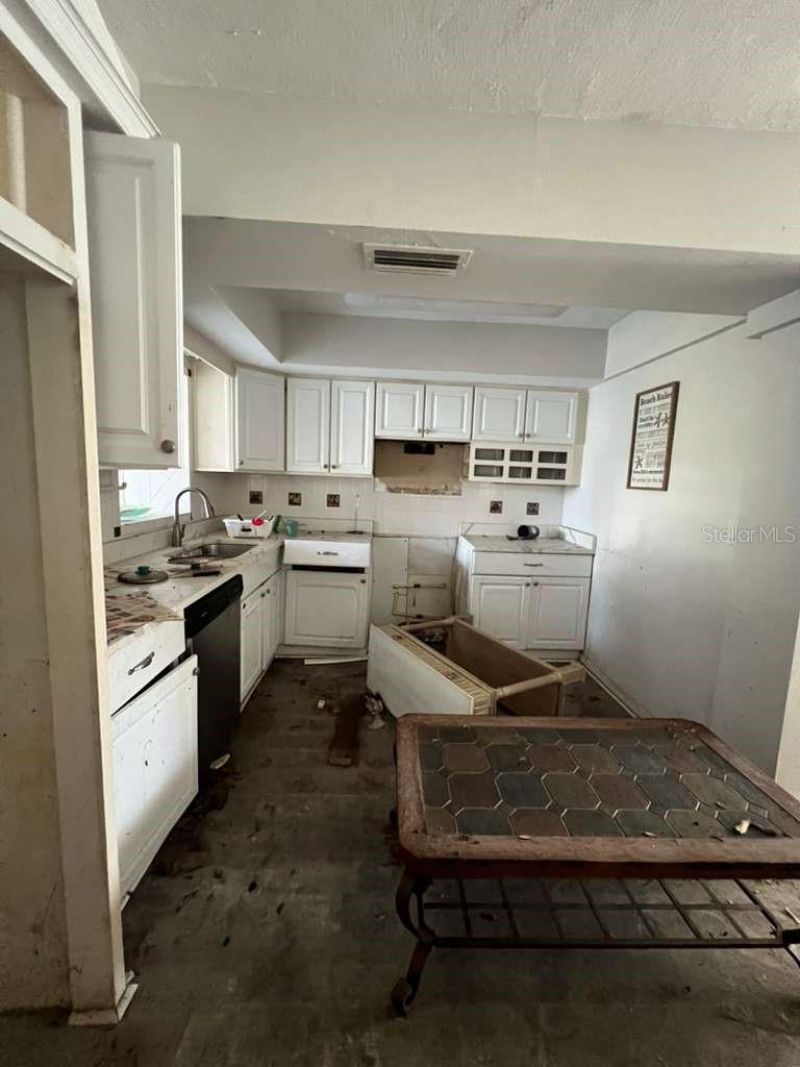 749 Siesta Drive , Sarasota, FL 34242 Photo