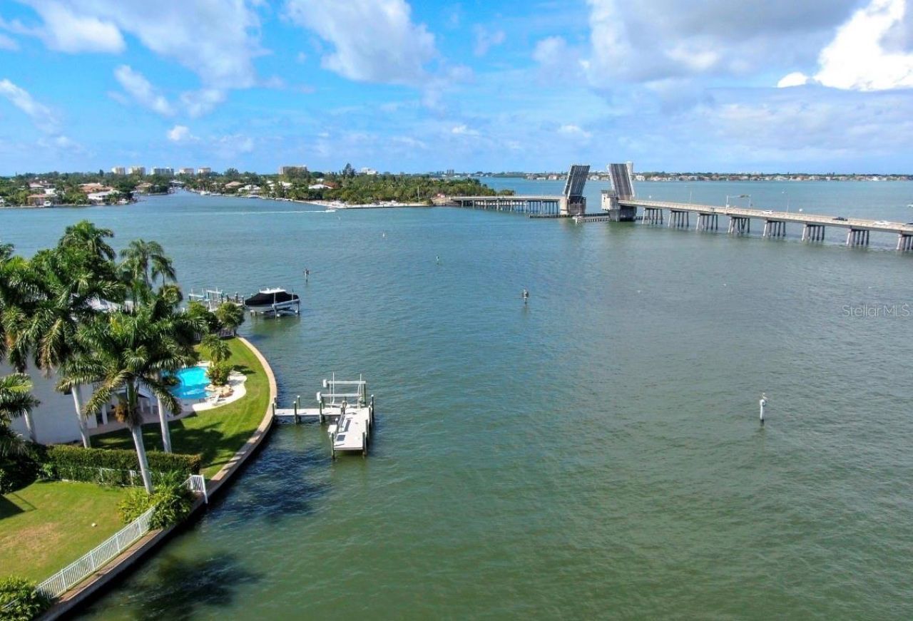 749 Siesta Drive , Sarasota, FL 34242 Photo