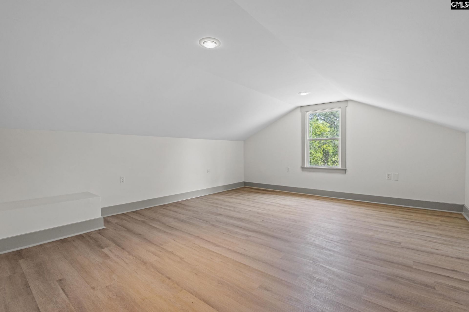 284 Crout Place  Photo 34