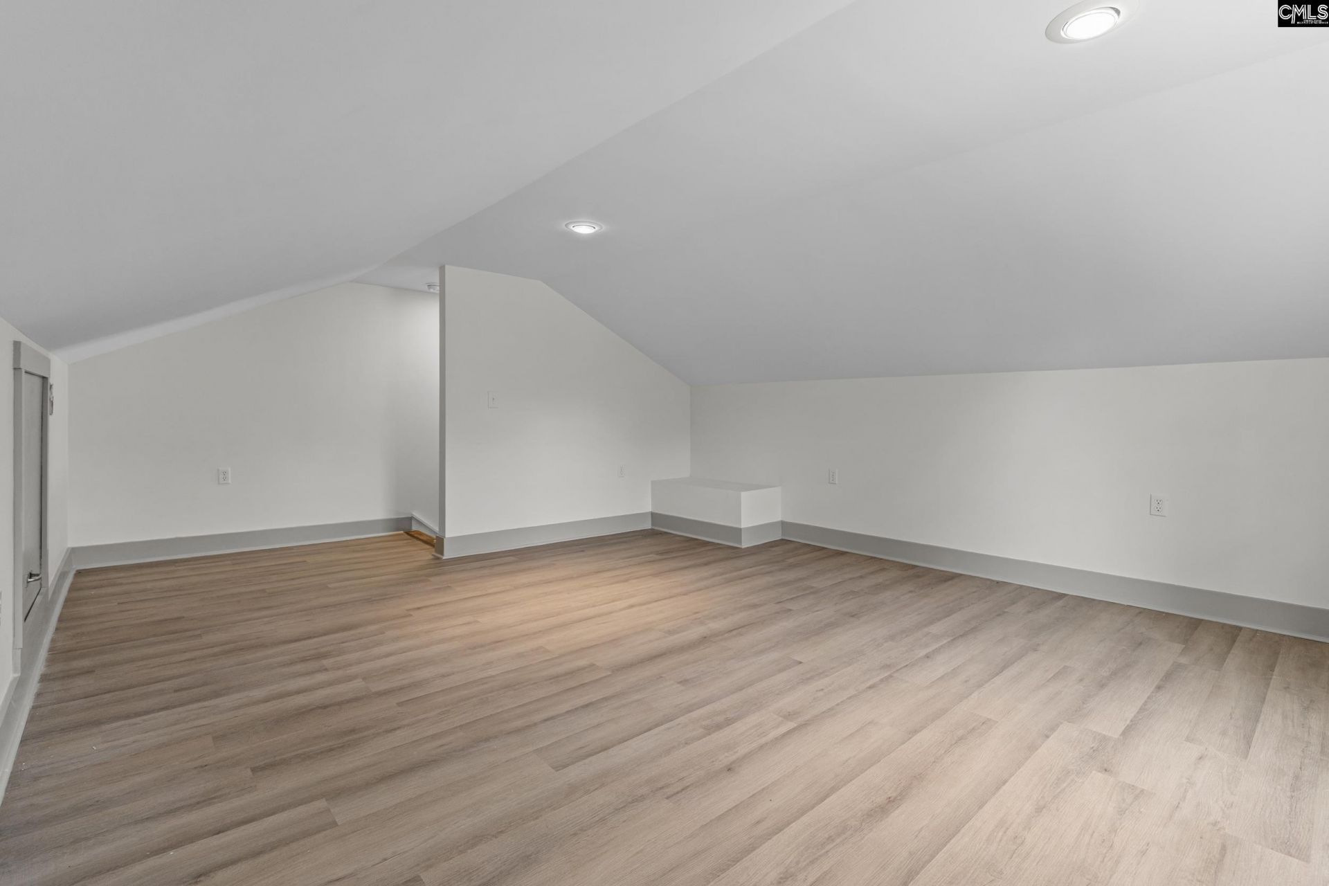 284 Crout Place  Photo 35