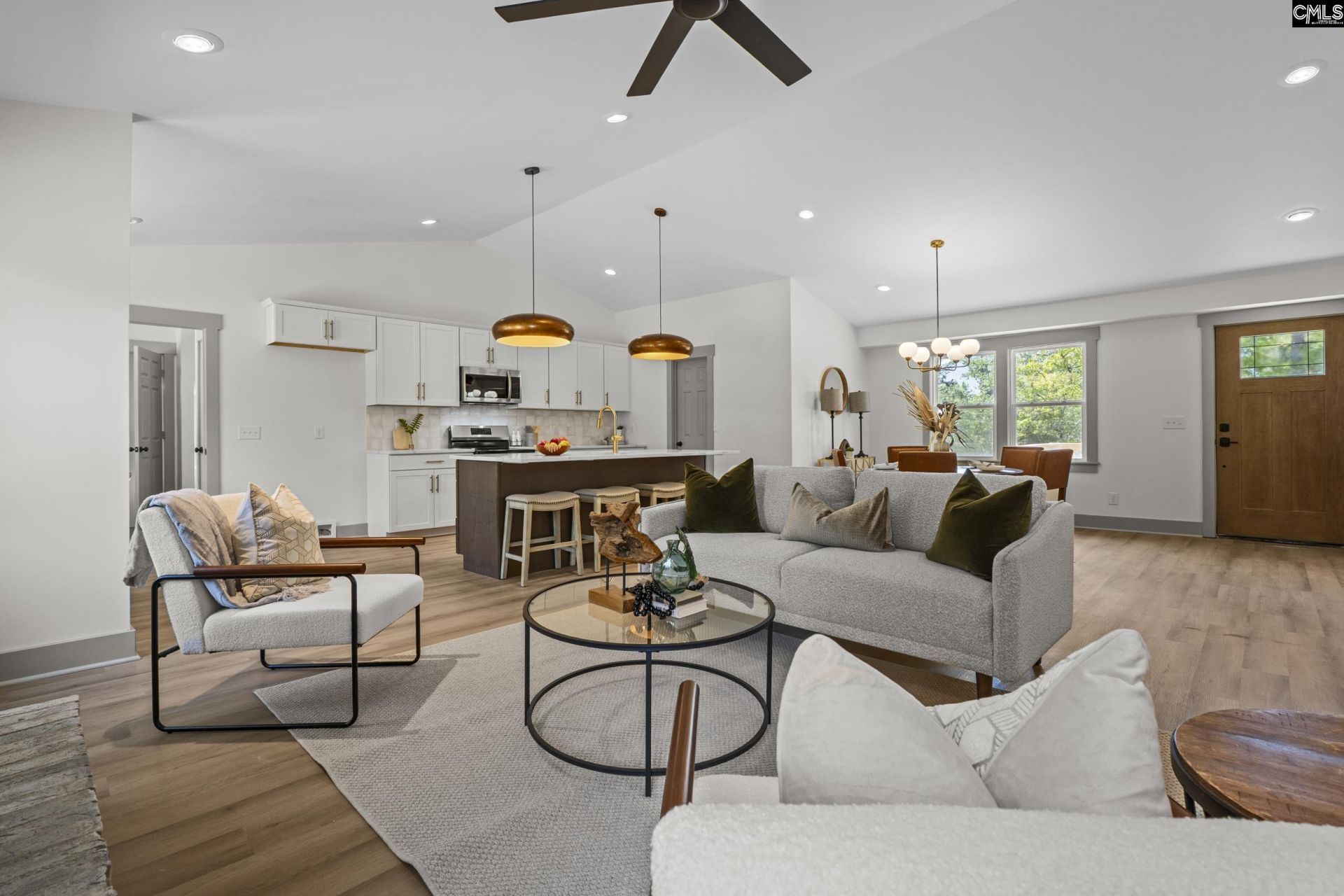 284 Crout Place  Photo 6