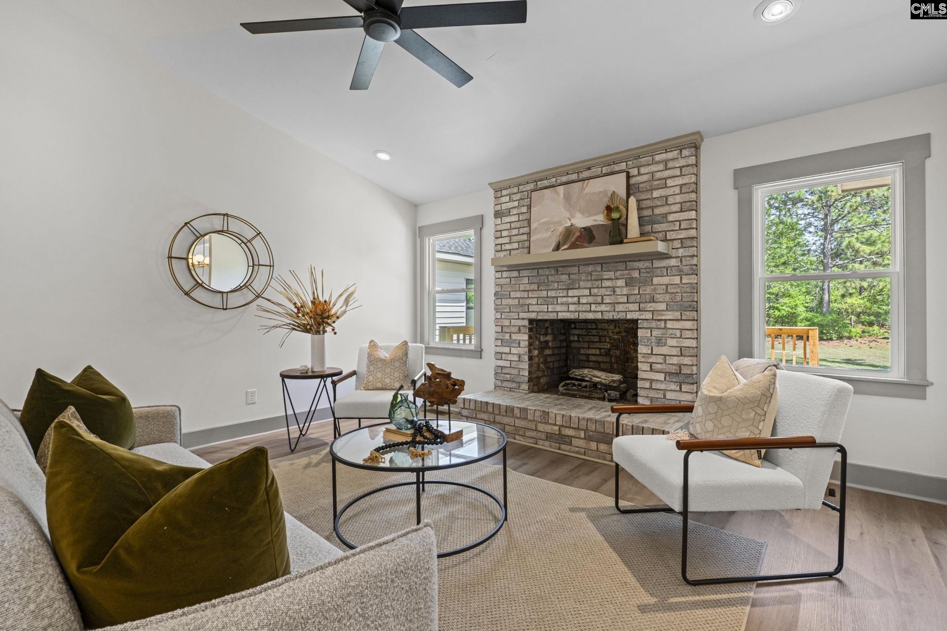 284 Crout Place  Photo 8