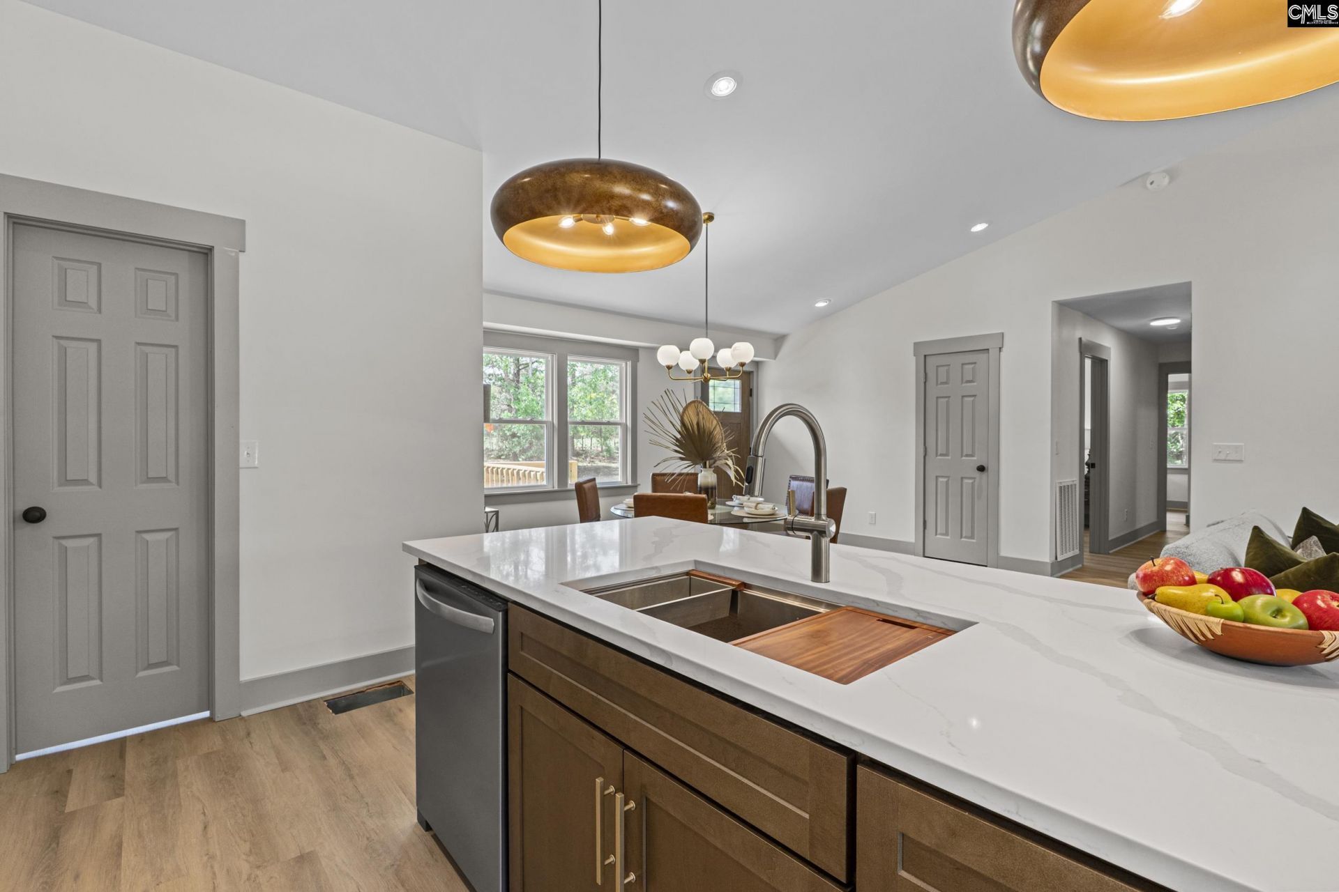 284 Crout Place  Photo 9