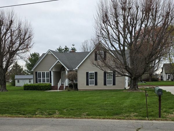 213 Maple Springs Dr , Manchester, TN 37355