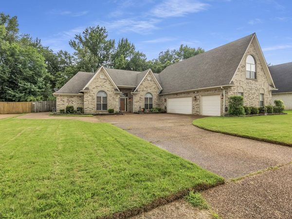 8499 FREIDEN TRL, Memphis, TN 38125