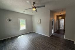 357 Huger St photo 4