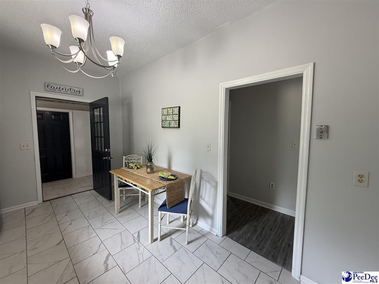 357 Huger St Photo 5