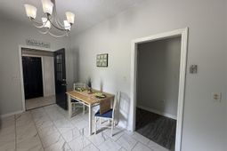 357 Huger St photo 4