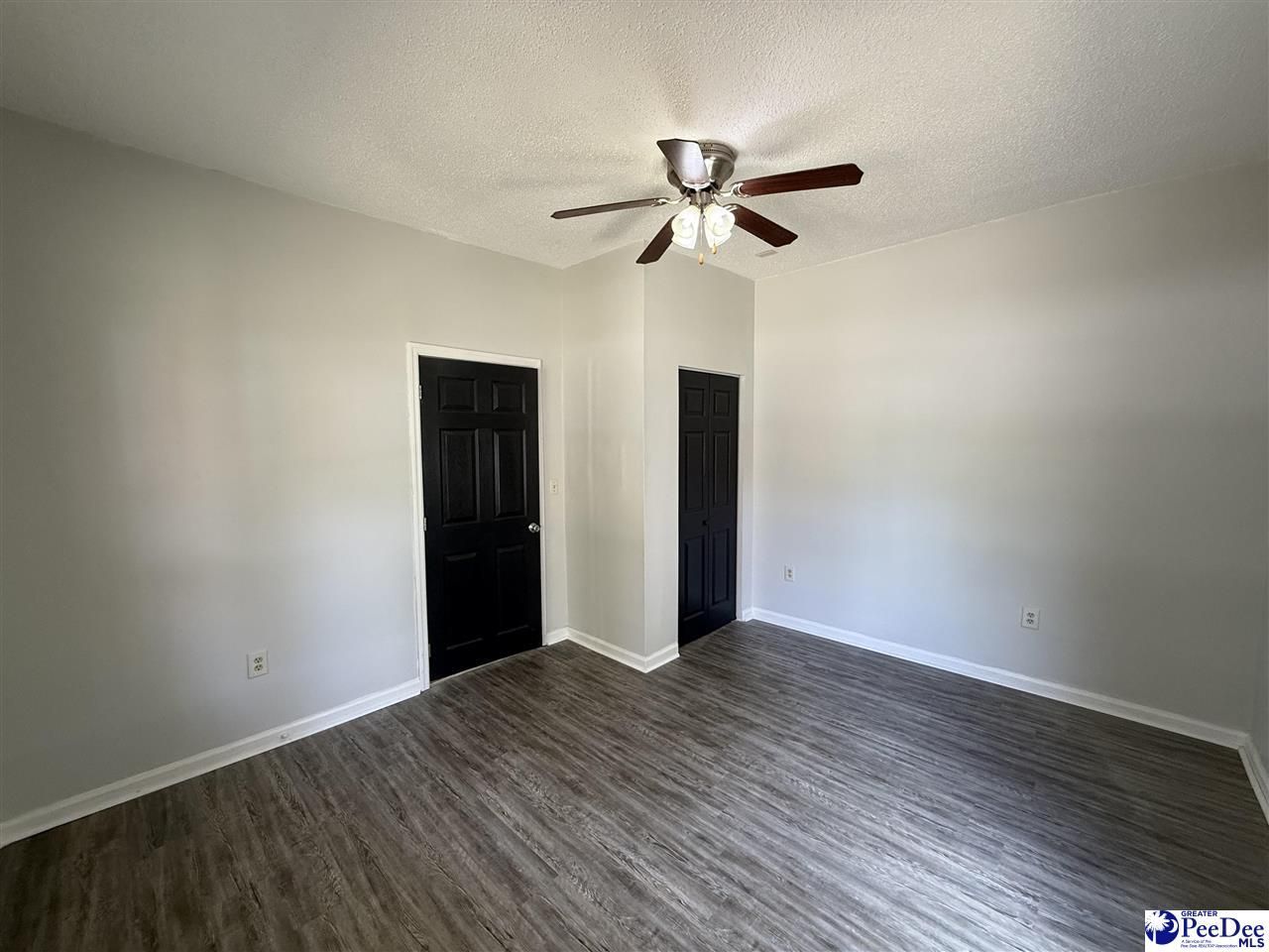 357 Huger St Photo 6