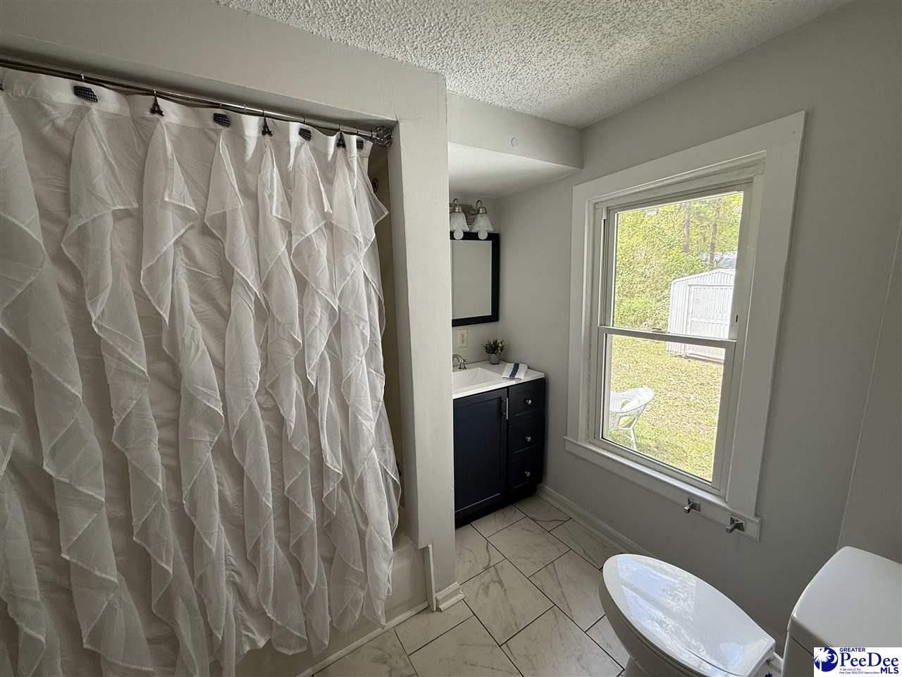 357 Huger St Photo 8