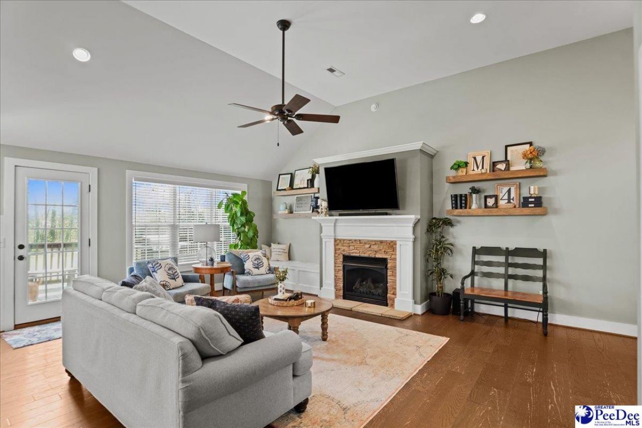 1105 Huntington Drive Photo 10