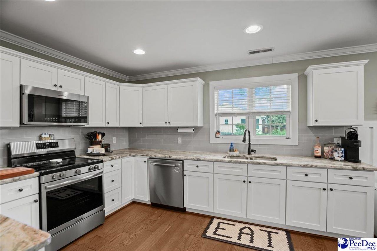 1105 Huntington Drive Photo 13