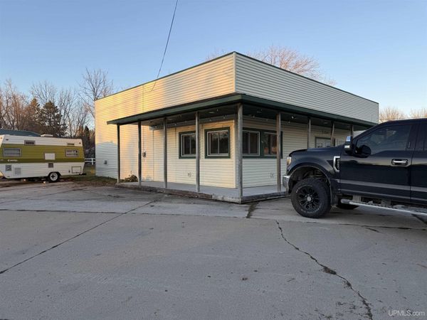 6364 State Street Road, Garden, MI 49835