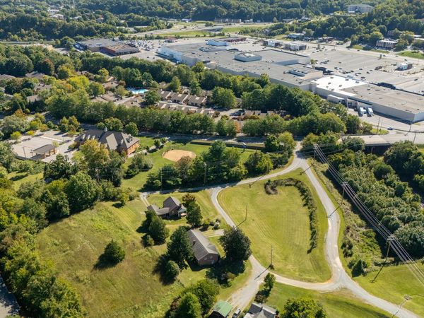 2925-2941 Leslie LN, Roanoke, VA 24018