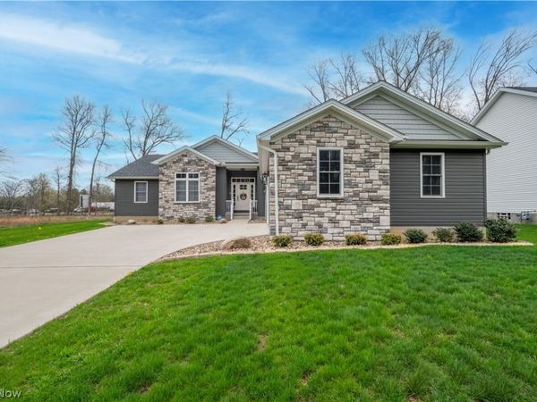 95 Muirfield Drive SE, Warren, OH 44484