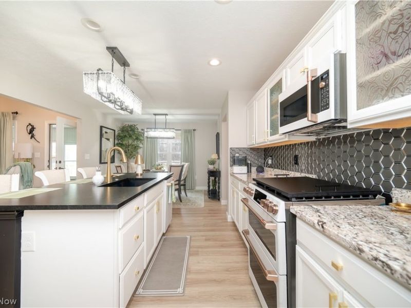 95 Muirfield Drive SE, Warren, OH 44484 Photo 13