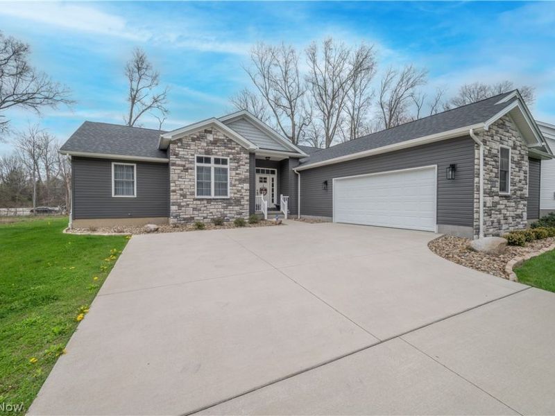 95 Muirfield Drive SE, Warren, OH 44484 Photo 2