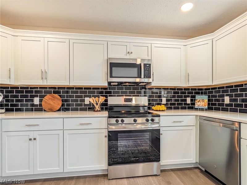 1154 Eaton Drive, Akron, OH 44312 Photo 10