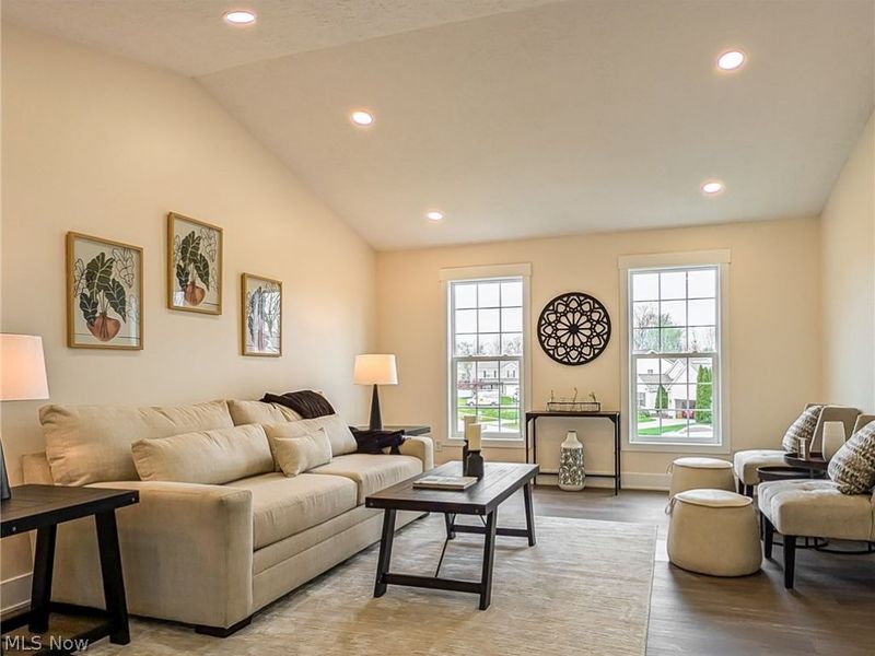 1154 Eaton Drive, Akron, OH 44312 Photo 3