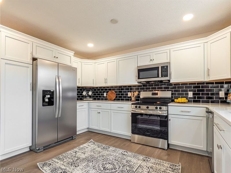 1154 Eaton Drive, Akron, OH 44312 Photo 8