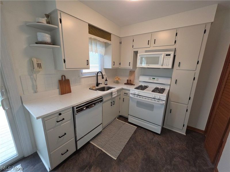 5093 Nan Linn Drive, Willoughby, OH 44094 Photo 2