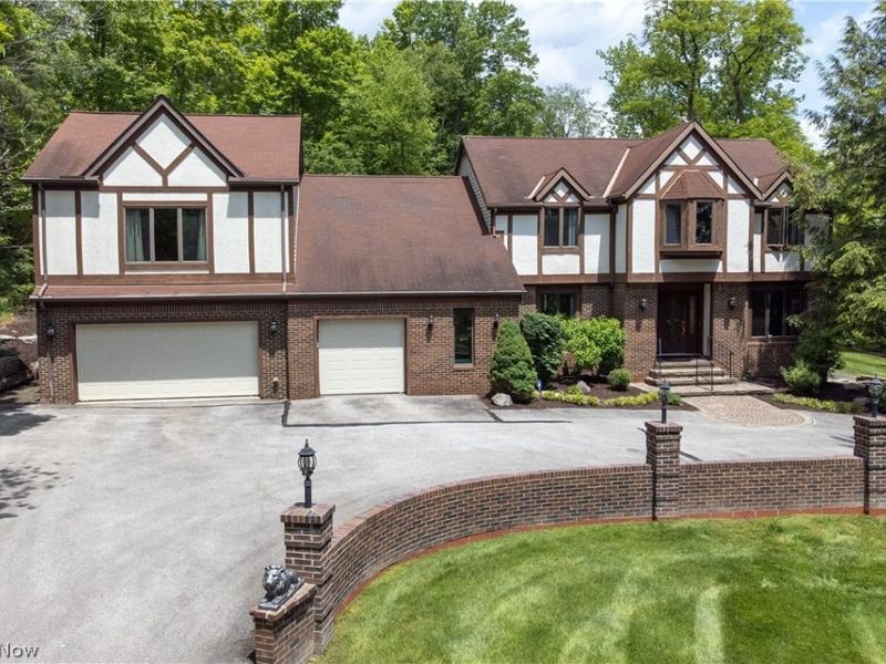 77 Carr Road, Hinckley, OH 44233 Photo 1