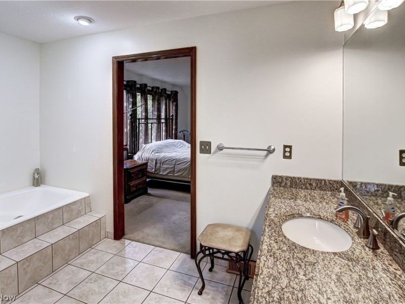 77 Carr Road, Hinckley, OH 44233 Photo 15