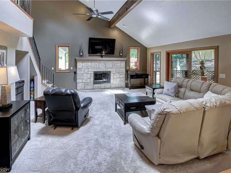 77 Carr Road, Hinckley, OH 44233 Photo 9