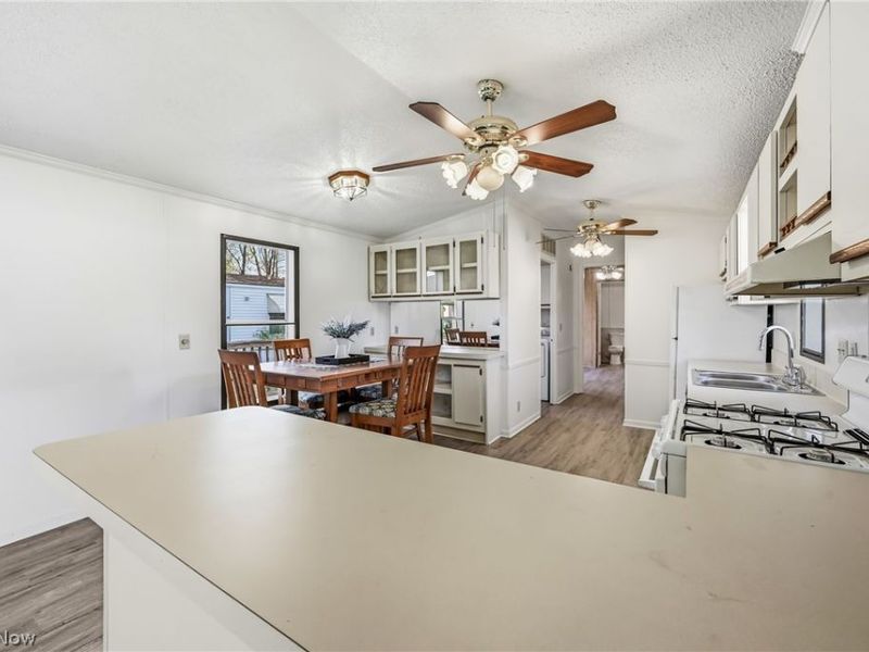 605 Sugar Pines Drive SW, Warren, OH 44481 Photo 11