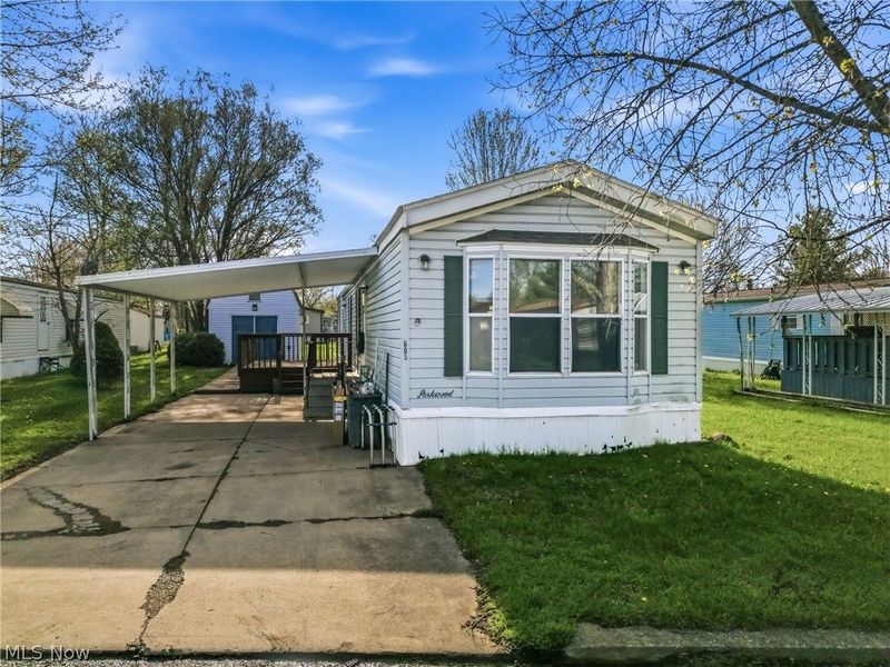 605 Sugar Pines Drive SW, Warren, OH 44481 Photo 2