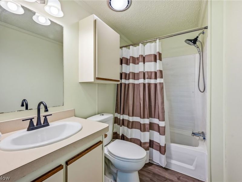 605 Sugar Pines Drive SW, Warren, OH 44481 Photo 22