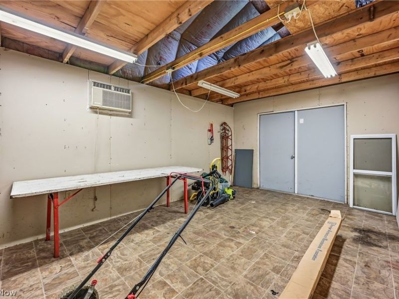 605 Sugar Pines Drive SW, Warren, OH 44481 Photo 29