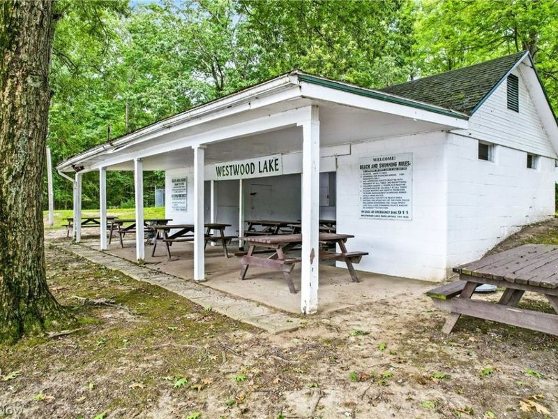 605 Sugar Pines Drive SW, Warren, OH 44481 Photo 37