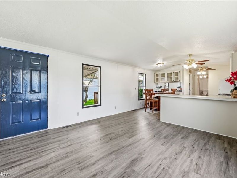 605 Sugar Pines Drive SW, Warren, OH 44481 Photo 4