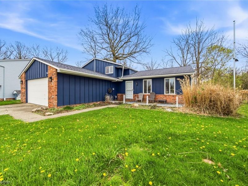 562 Vesely Court, Eastlake, OH 44095 Photo 2