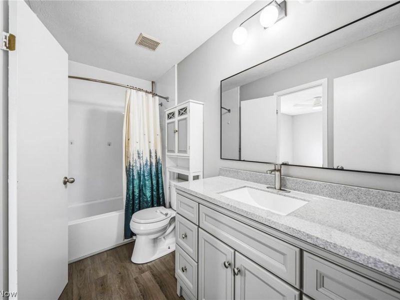 562 Vesely Court, Eastlake, OH 44095 Photo 21