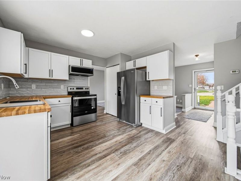 562 Vesely Court, Eastlake, OH 44095 Photo 8