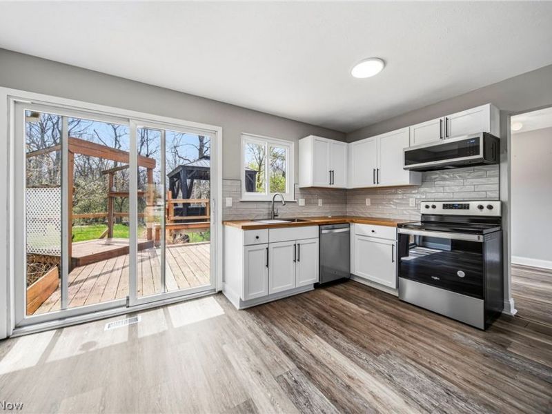 562 Vesely Court, Eastlake, OH 44095 Photo 9