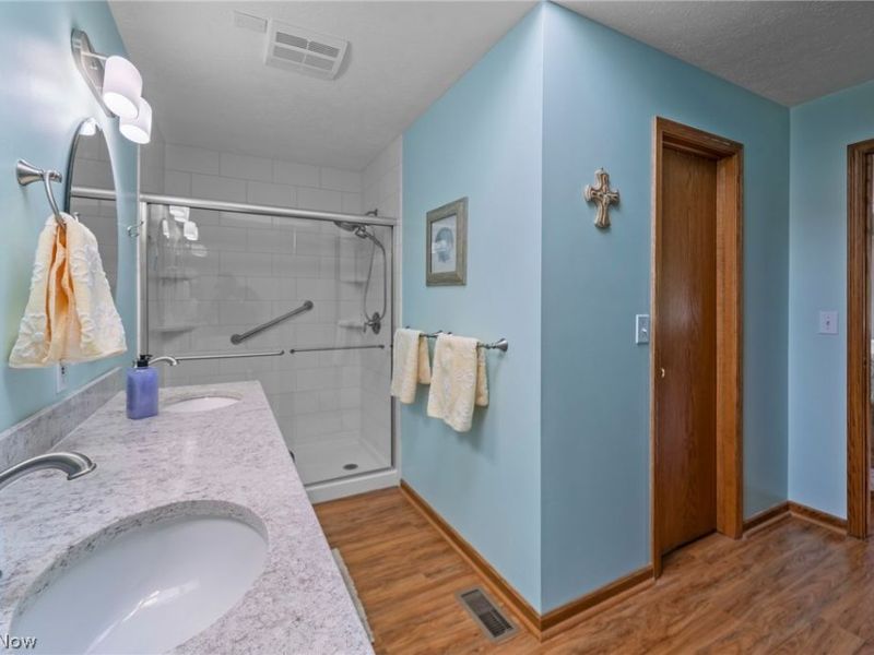 114 Shawnee Circle, Louisville, OH 44641 Photo 13