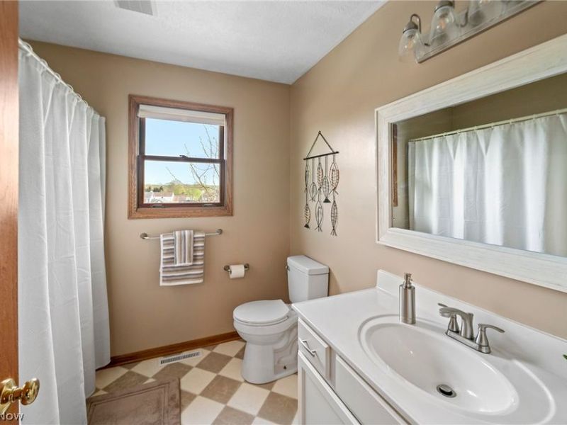 114 Shawnee Circle, Louisville, OH 44641 Photo 18